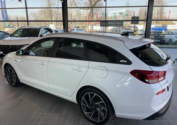 Hyundai I30 cena 127000 przebieg: 6000, rok produkcji 2023 z Wodzisław Śląski małe 22